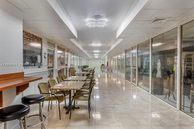 Shopping Plaza
