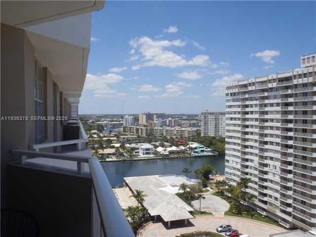 HEMISPHERES CONDO · #15H in Hallandale Beach - Photo 3