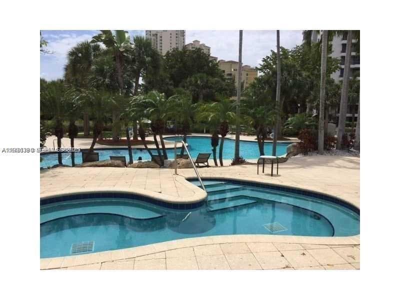 PARC CENTRAL AVENTURA SOU · #518 in Aventura - Photo 27