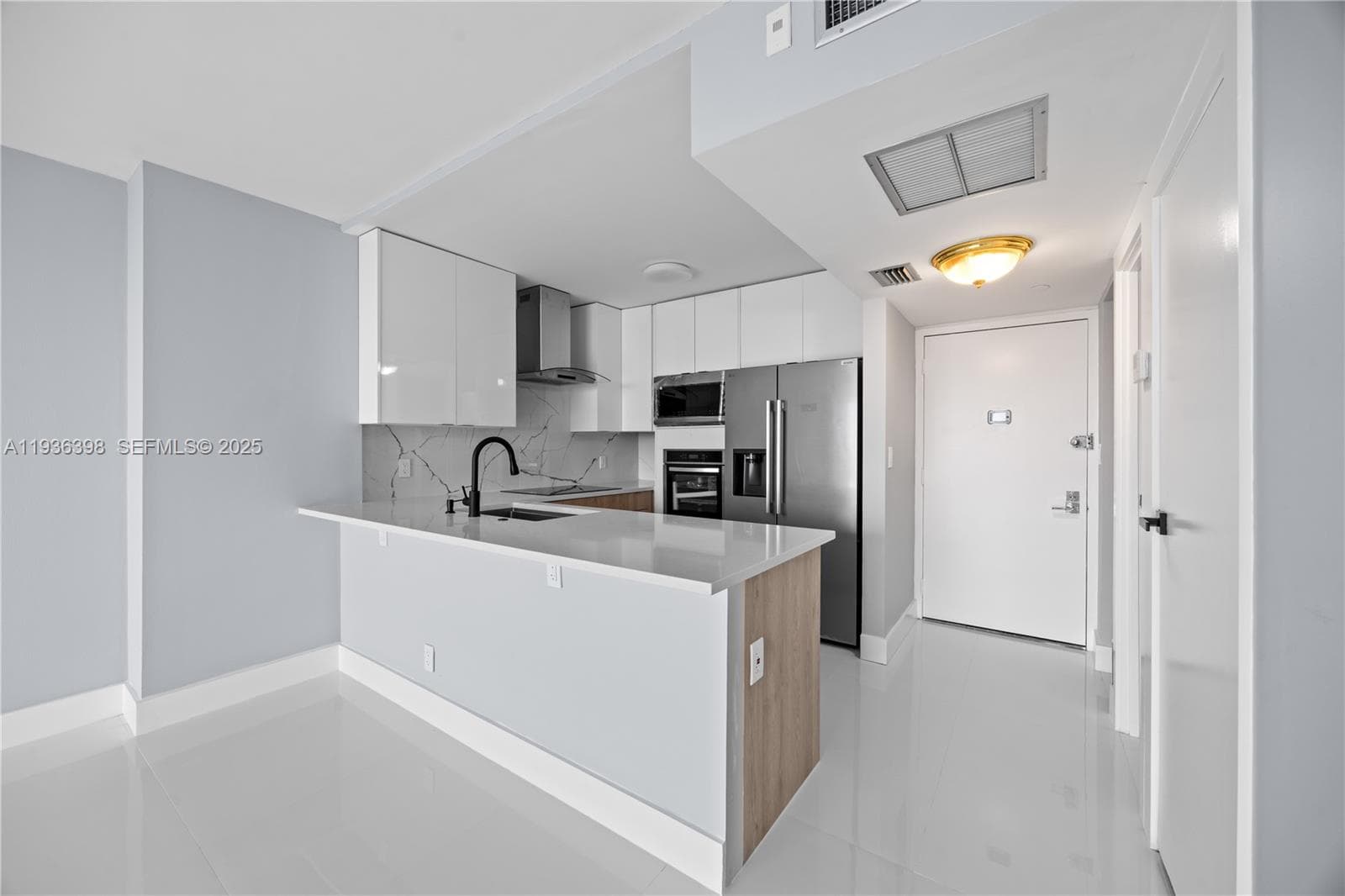Coronado Condo · #1905 in Aventura - Photo 3