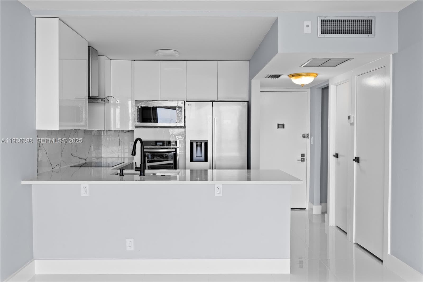 Coronado Condo · #1905 in Aventura - Photo 5