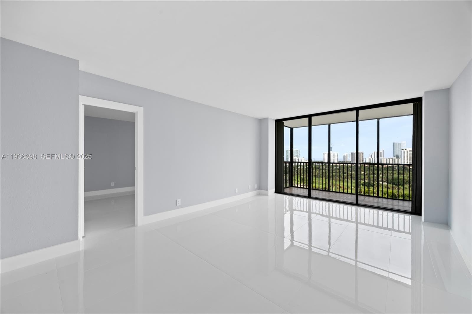 Coronado Condo · #1905 in Aventura - Photo 10