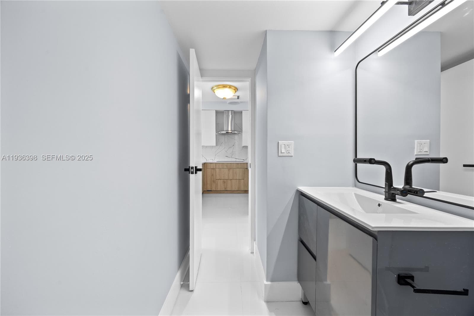 Coronado Condo · #1905 in Aventura - Photo 19