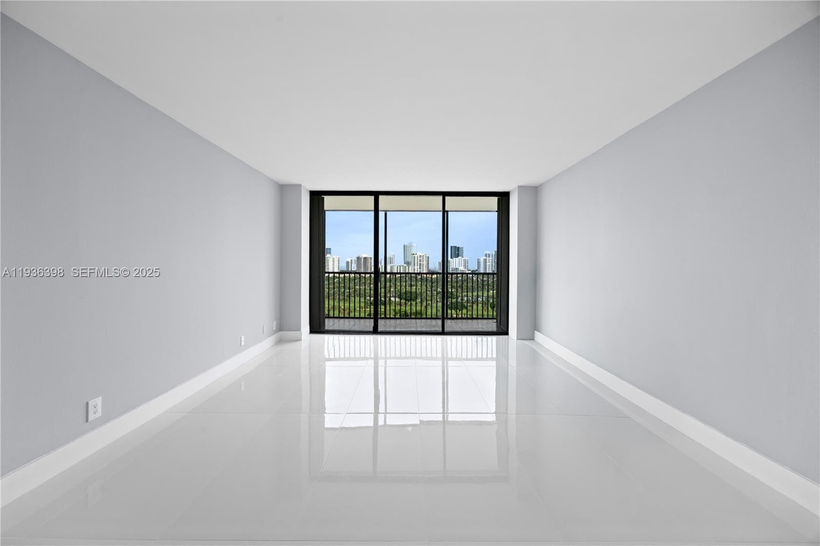 Coronado Condo · #1905 in Aventura - Photo 8