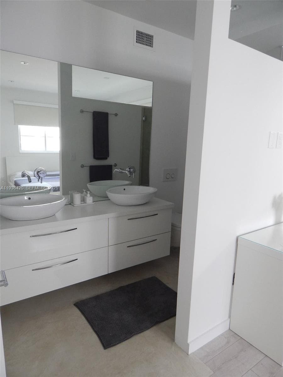 SOUTH BEACH RESIDENCES CO · #102 in Miami Beach - Photo 23