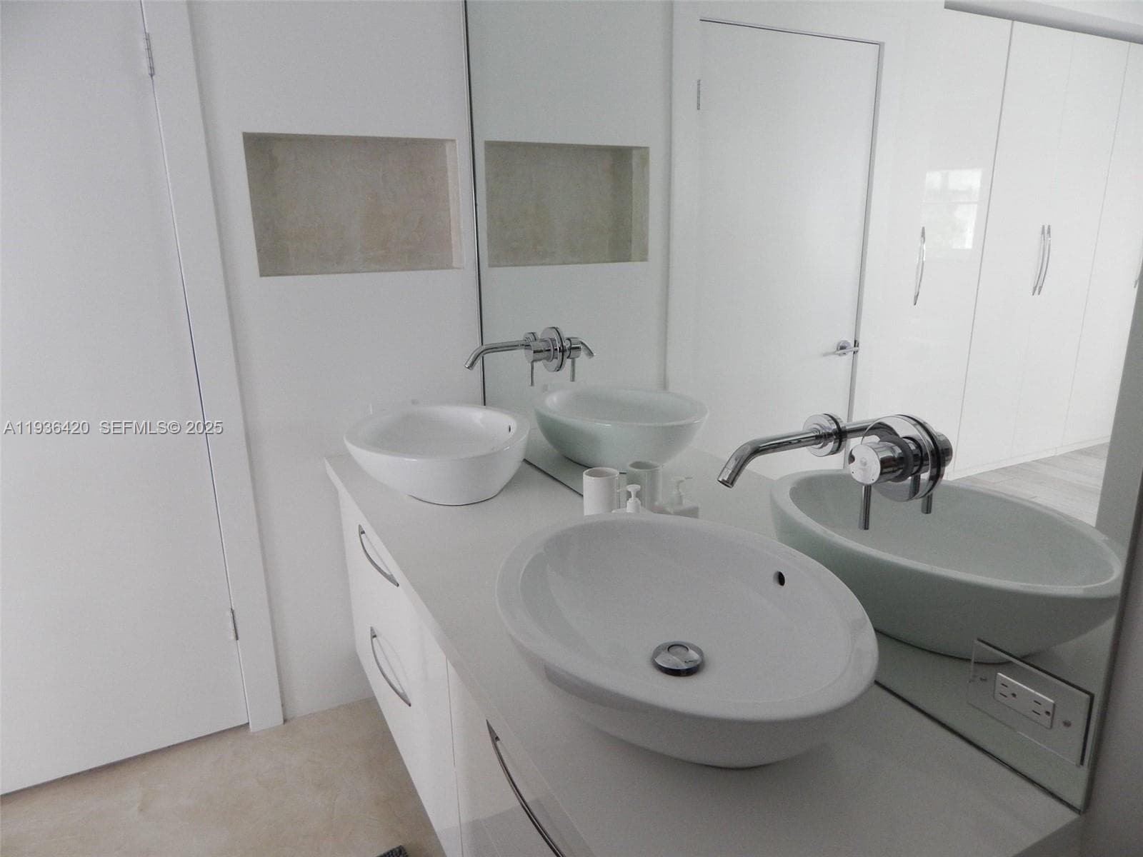 SOUTH BEACH RESIDENCES CO · #102 in Miami Beach - Photo 24