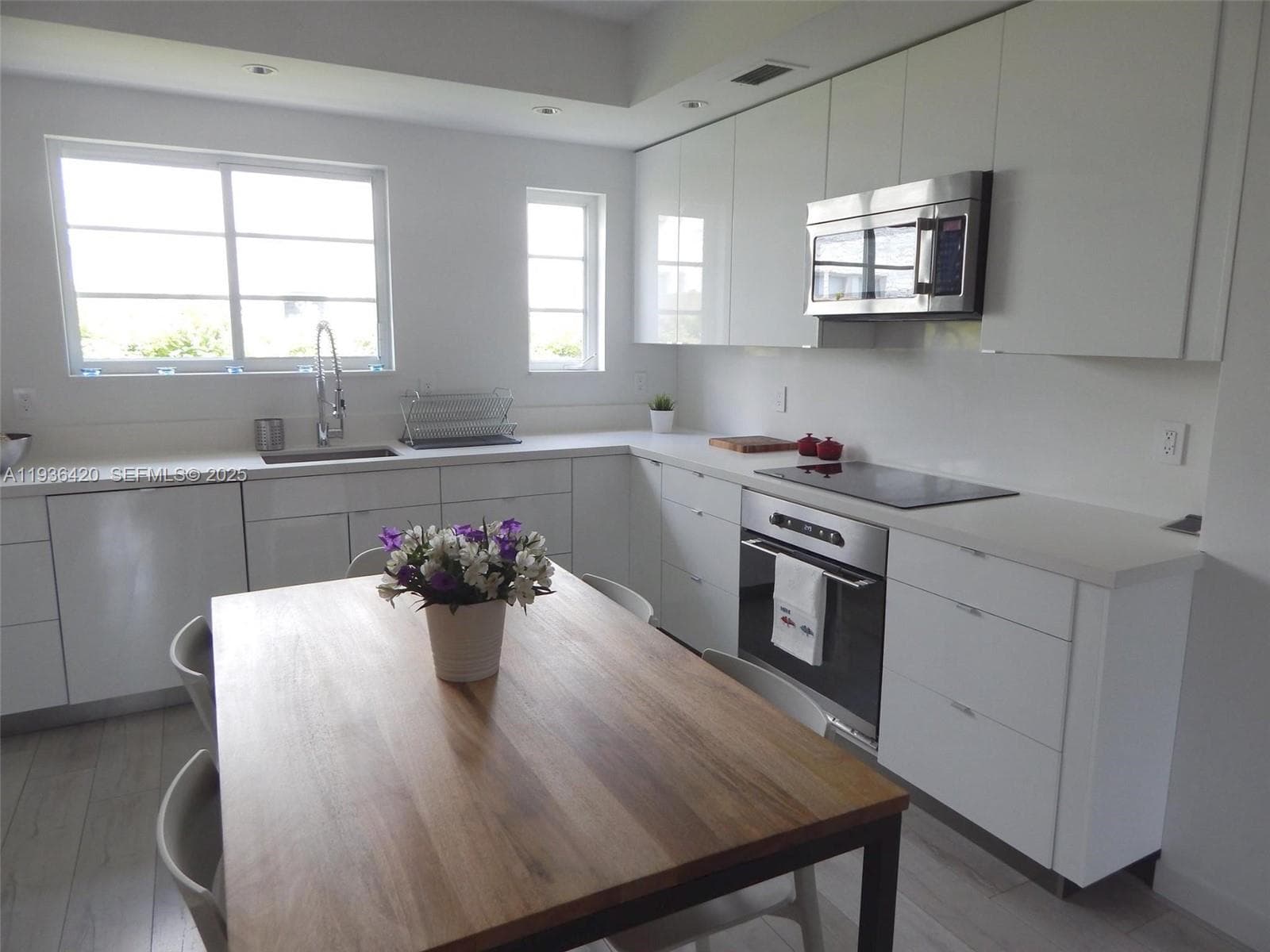 SOUTH BEACH RESIDENCES CO · #102 in Miami Beach - Photo 11