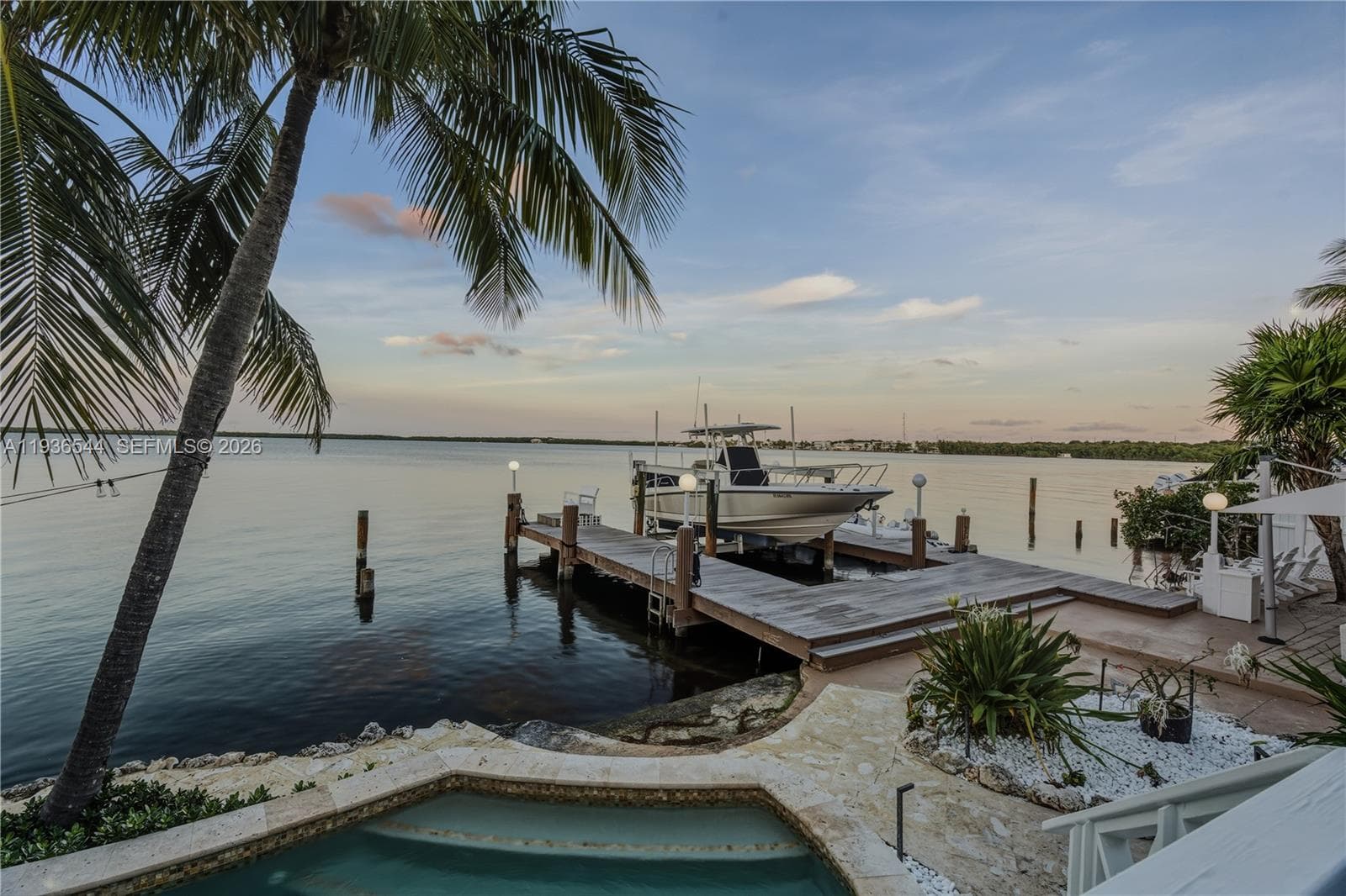 16 North Dr photo 6