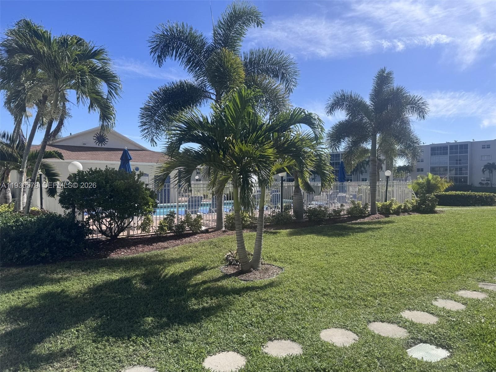 Meadowbrook Lakes Condo · #102 in Dania Beach - Photo 32