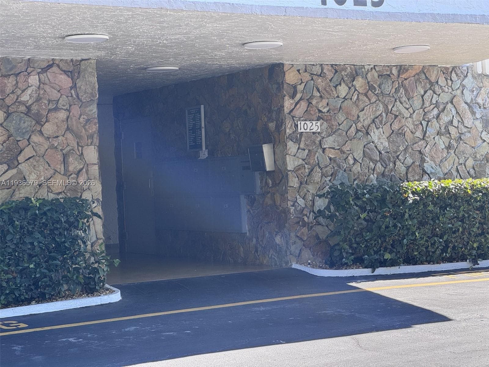 Meadowbrook Lakes Condo · #102 in Dania Beach - Photo 38