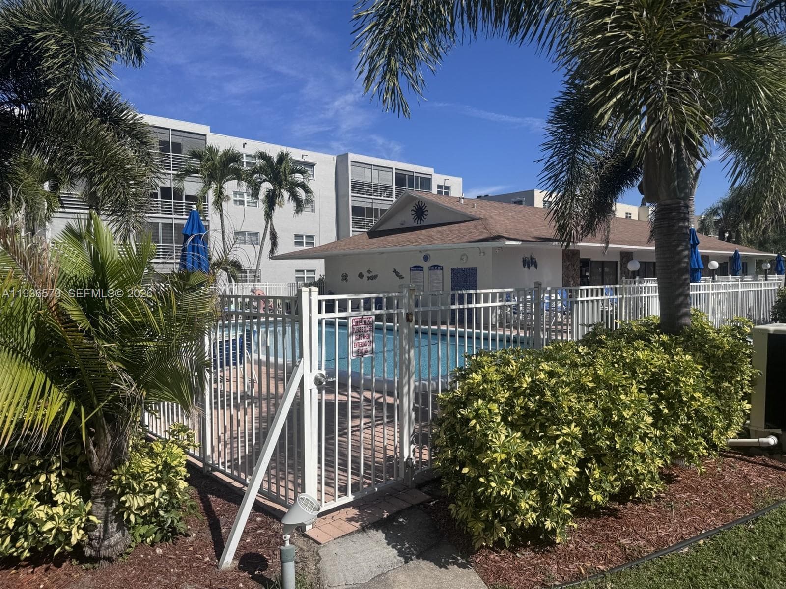 Meadowbrook Lakes Condo · #102 in Dania Beach - Photo 33