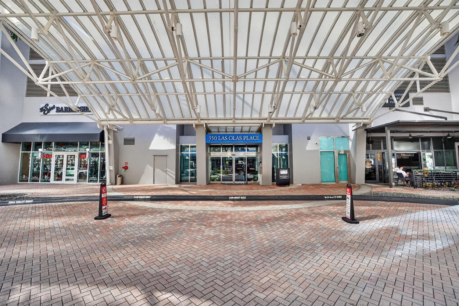 350 Las Olas Place