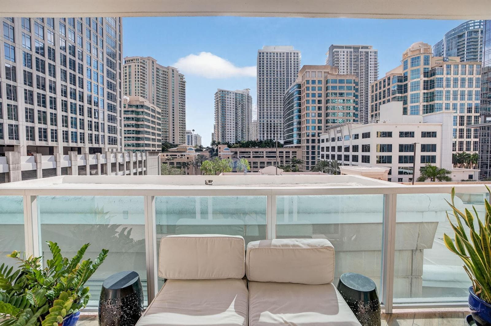 Balcony 23