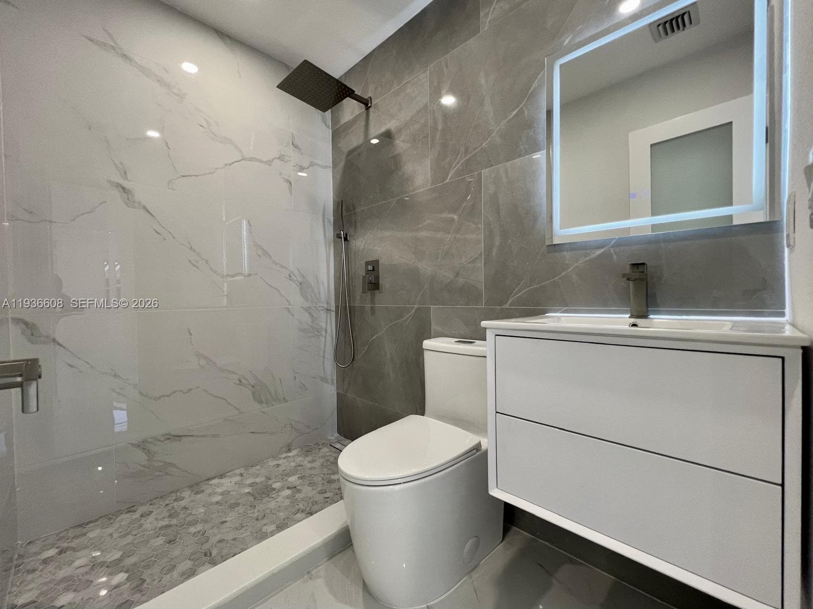 2nd Bathroom