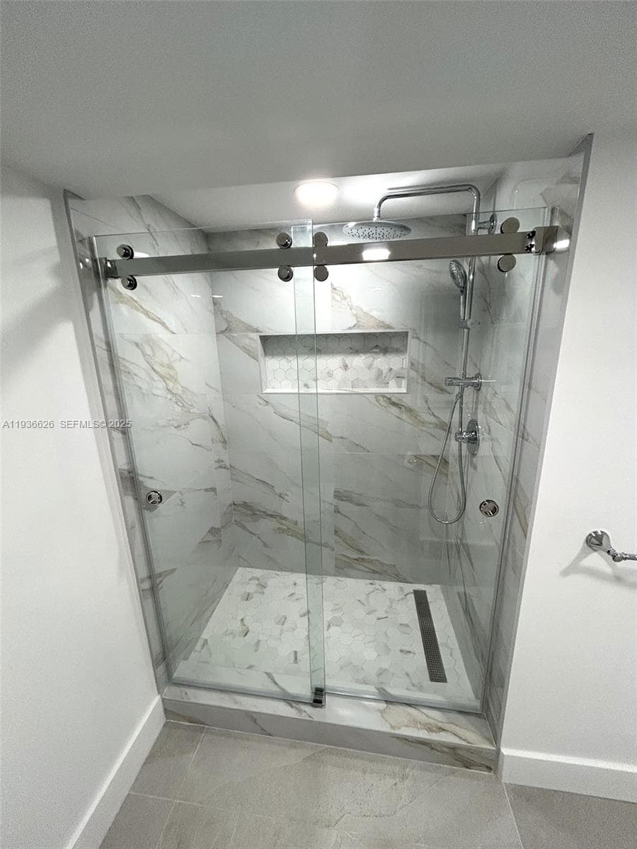 THE ISLANDER CLUB CONDO · #707 in North Bay Village - Photo 18