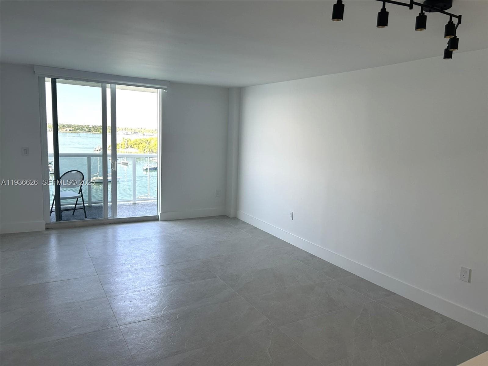 THE ISLANDER CLUB CONDO · #707 in North Bay Village - Photo 4