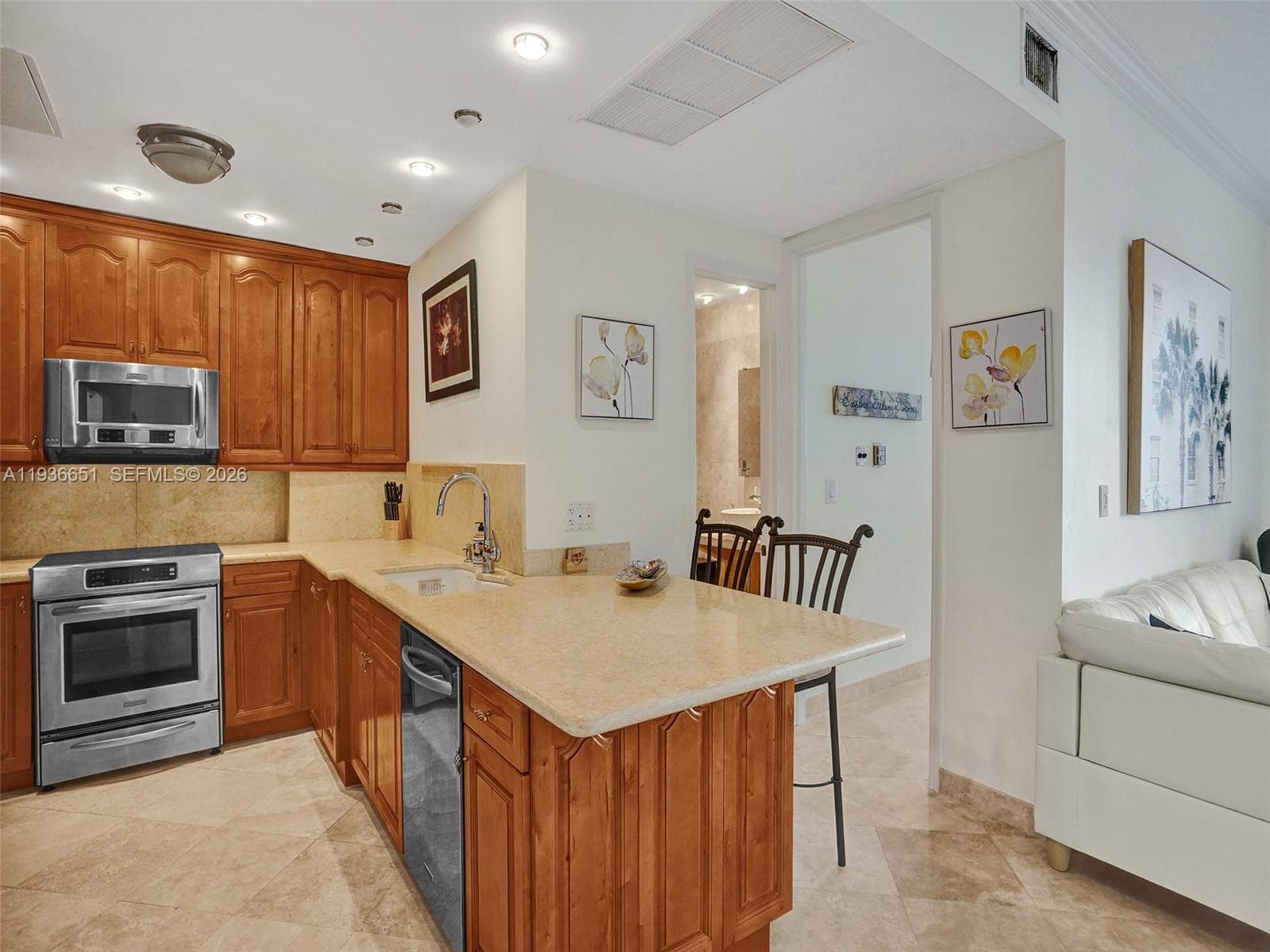 PARKER DORADO CONDO · #1709 in Hallandale Beach - Photo 1