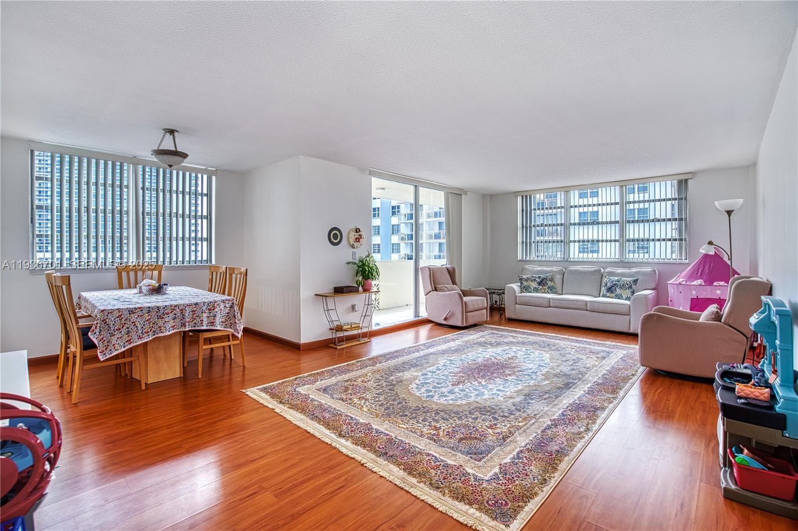 PLAZA TOWERS NORTH CONDO · #902 in Hallandale Beach - Photo 2