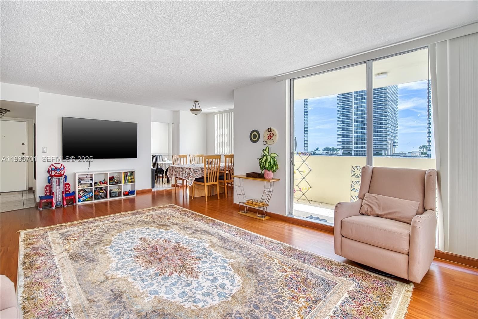 PLAZA TOWERS NORTH CONDO · #902 in Hallandale Beach - Photo 3