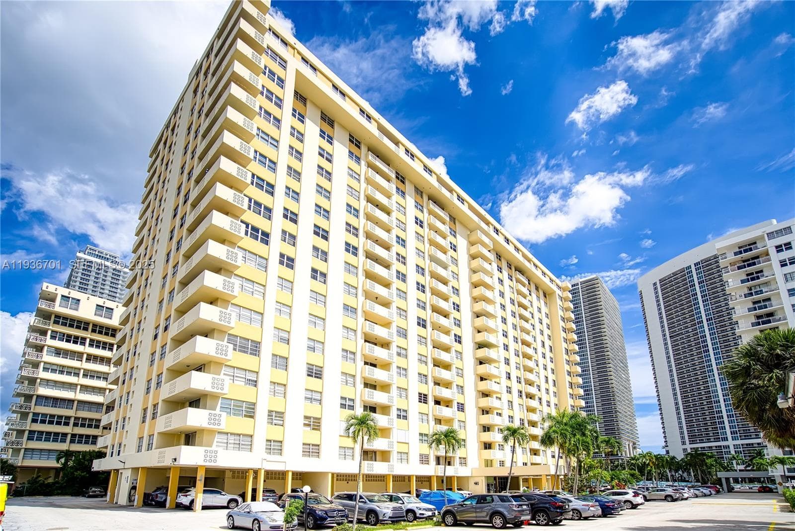 PLAZA TOWERS NORTH CONDO · #902 in Hallandale Beach - Photo 36