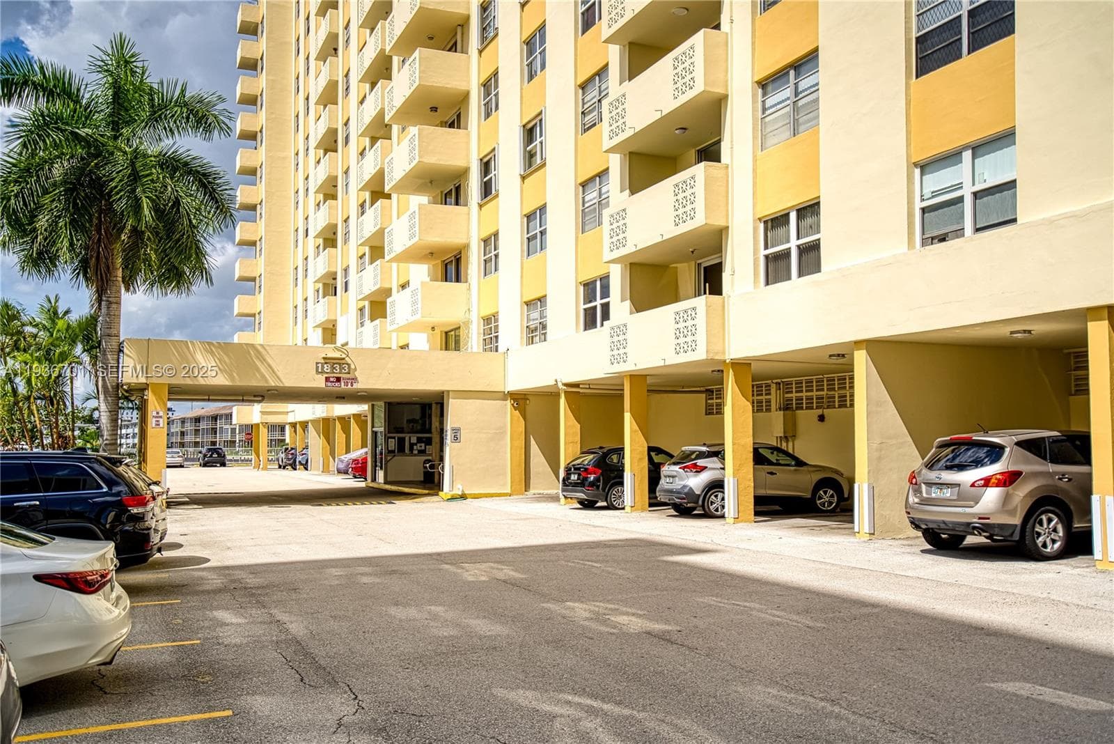 PLAZA TOWERS NORTH CONDO · #902 in Hallandale Beach - Photo 37
