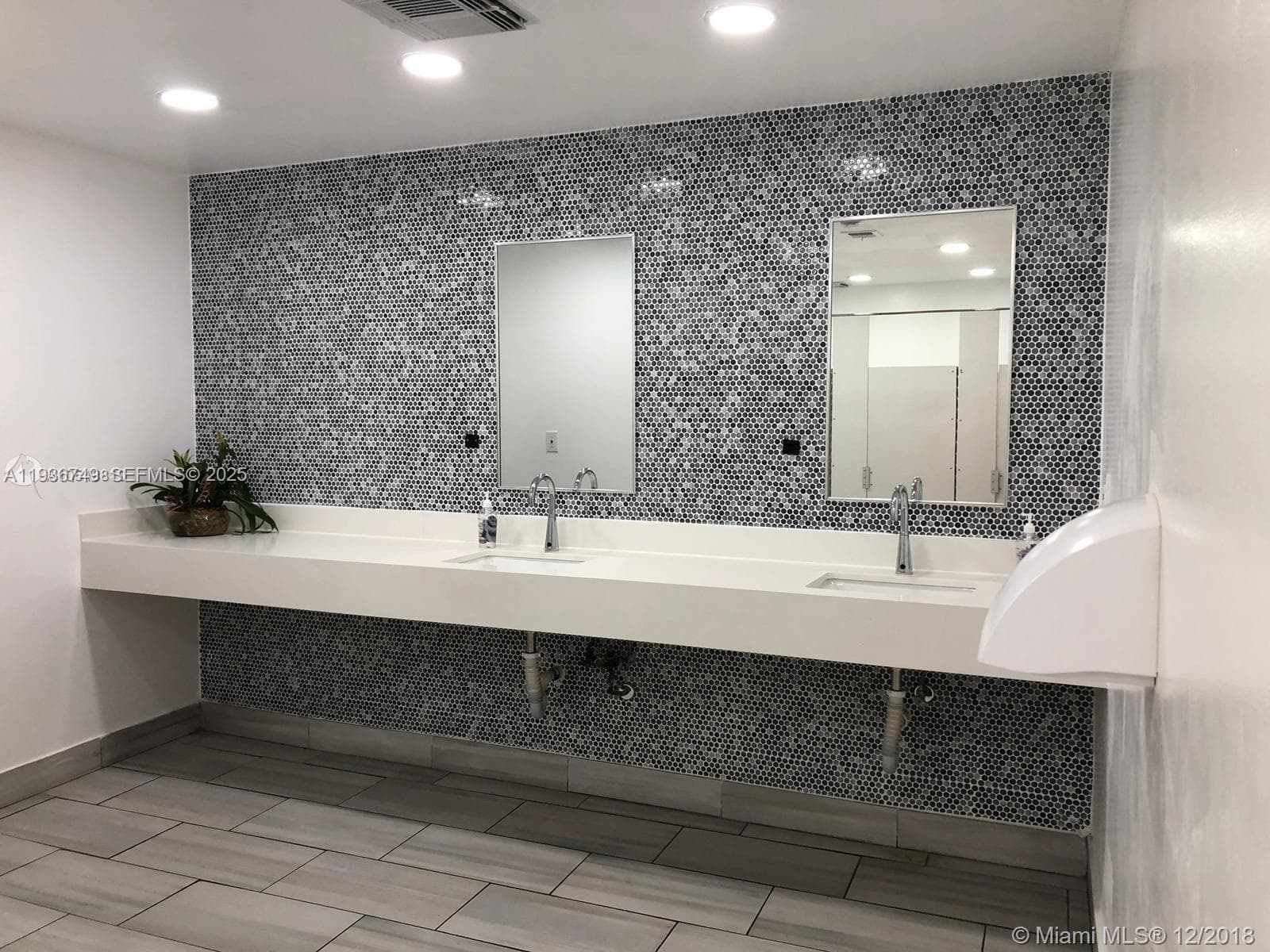 PLAZA OF AMERICAS CONDO P · #620 in Sunny Isles Beach - Photo 4