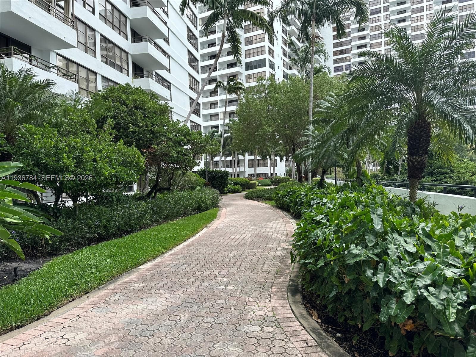 THE OLYMPUS · #1402 in Hallandale Beach - Photo 8