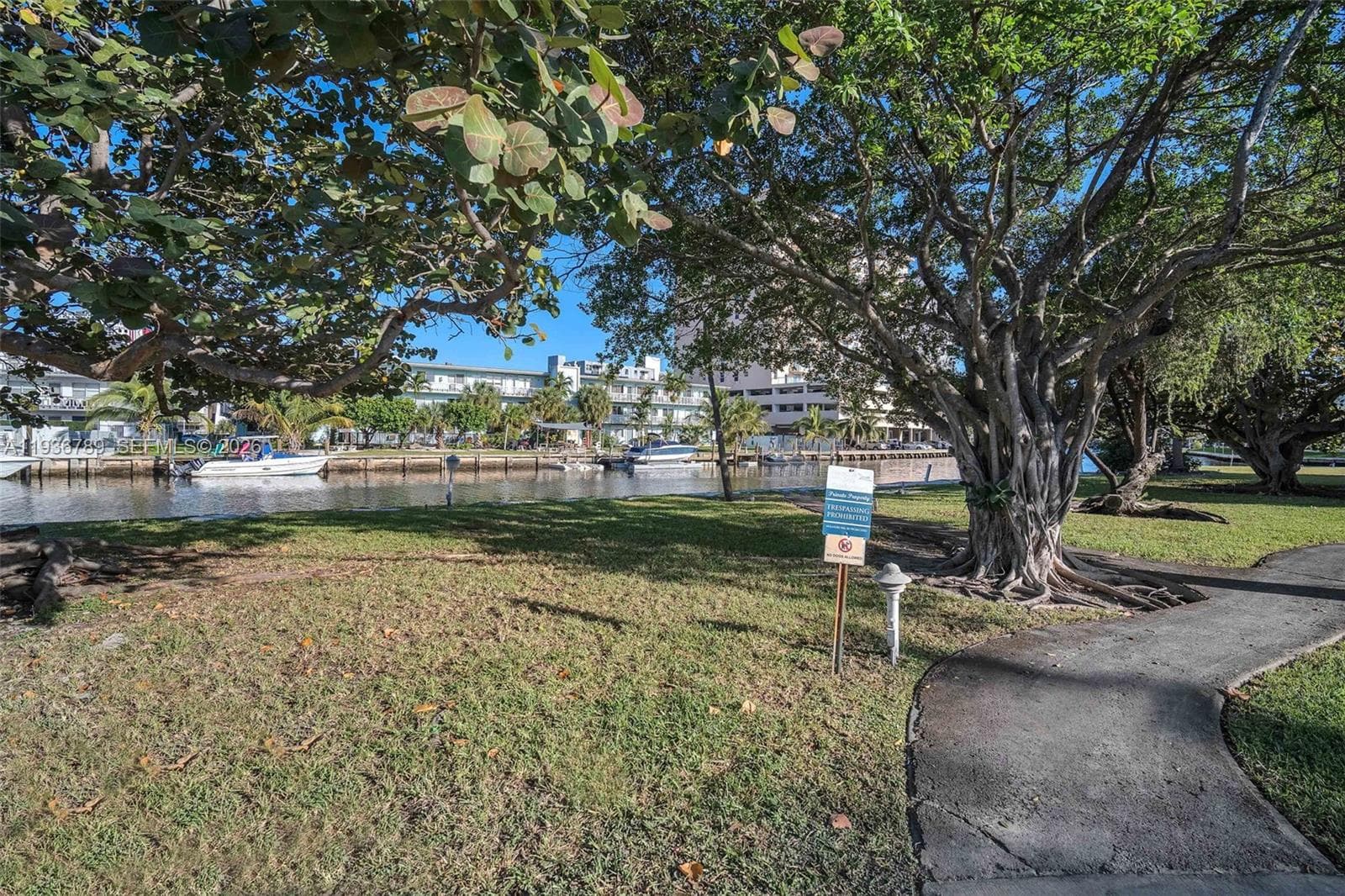 Paradise by the Sea · #305 in Hallandale Beach - Photo 46