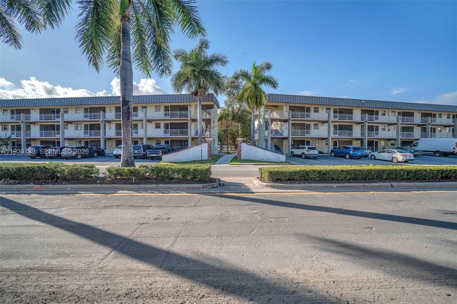 Paradise by the Sea · #305 in Hallandale Beach - Photo 40