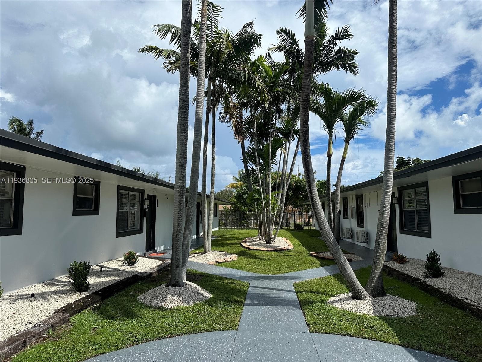TOWN OF HALLANDALE B-13 · #B in Hallandale Beach - Photo 42