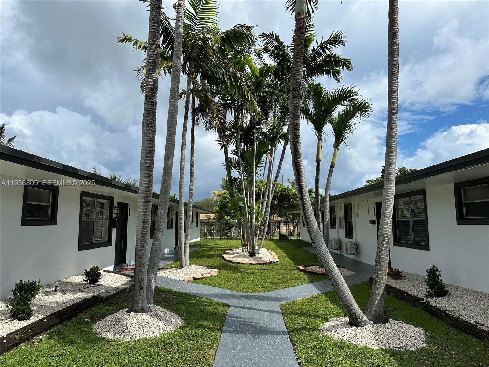 TOWN OF HALLANDALE B-13 · #B in Hallandale Beach - Photo 46