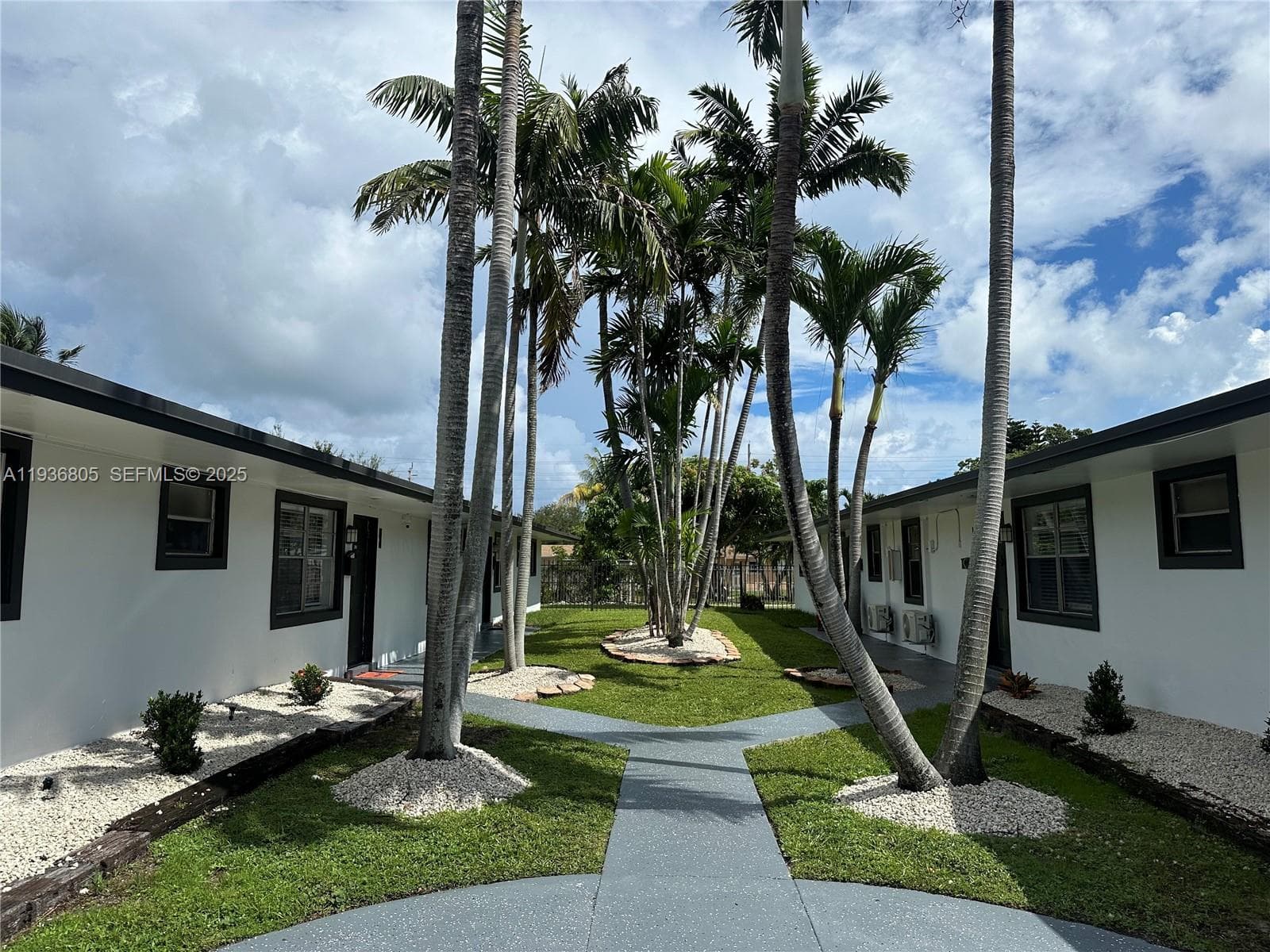 TOWN OF HALLANDALE B-13 · #B in Hallandale Beach - Photo 43
