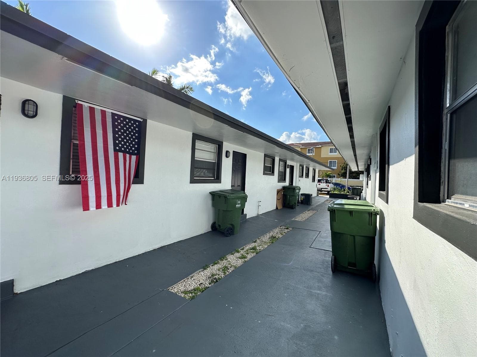TOWN OF HALLANDALE B-13 · #B in Hallandale Beach - Photo 32