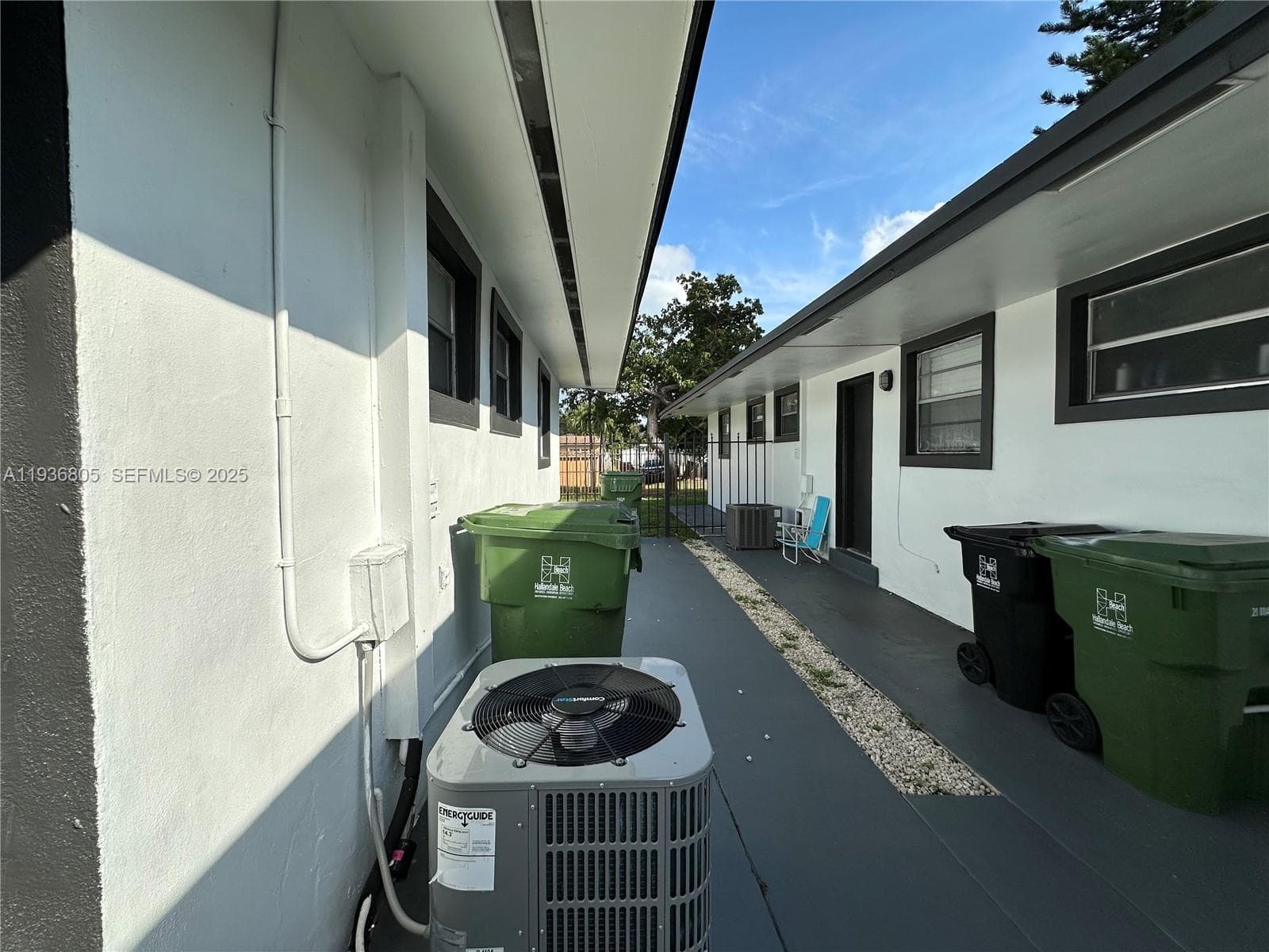 TOWN OF HALLANDALE B-13 · #B in Hallandale Beach - Photo 33