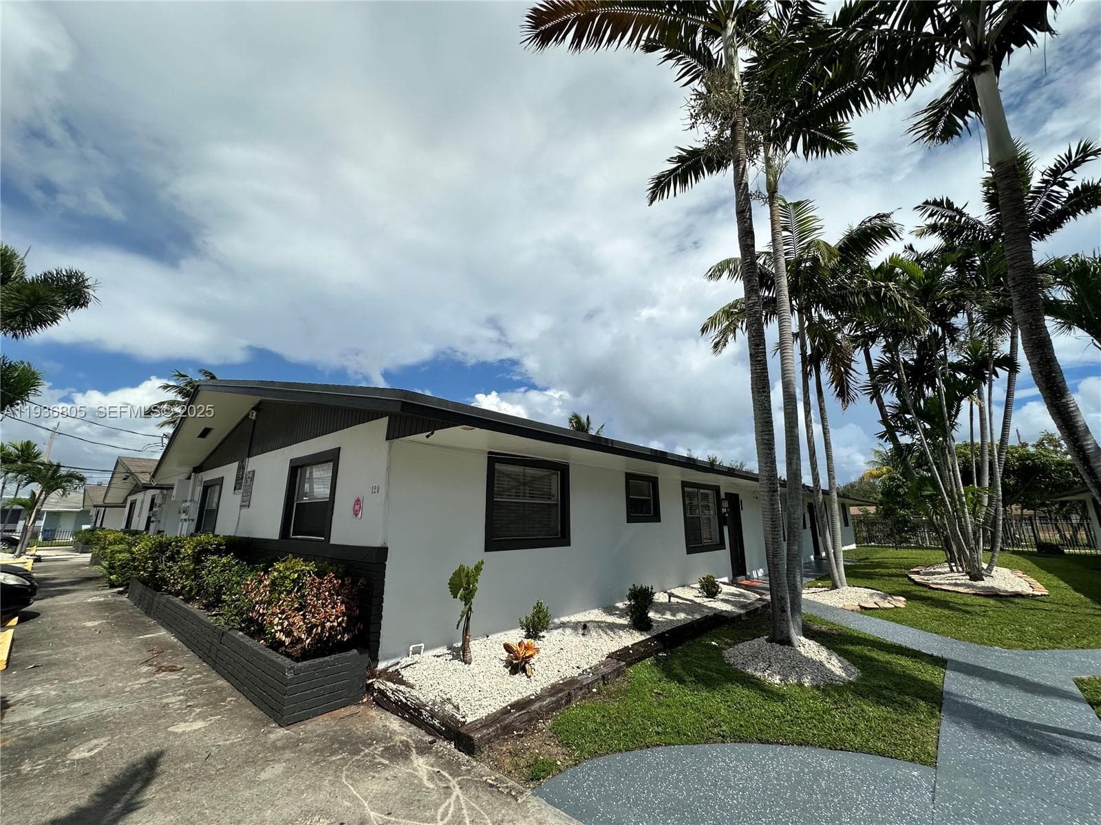 TOWN OF HALLANDALE B-13 · #B in Hallandale Beach - Photo 41