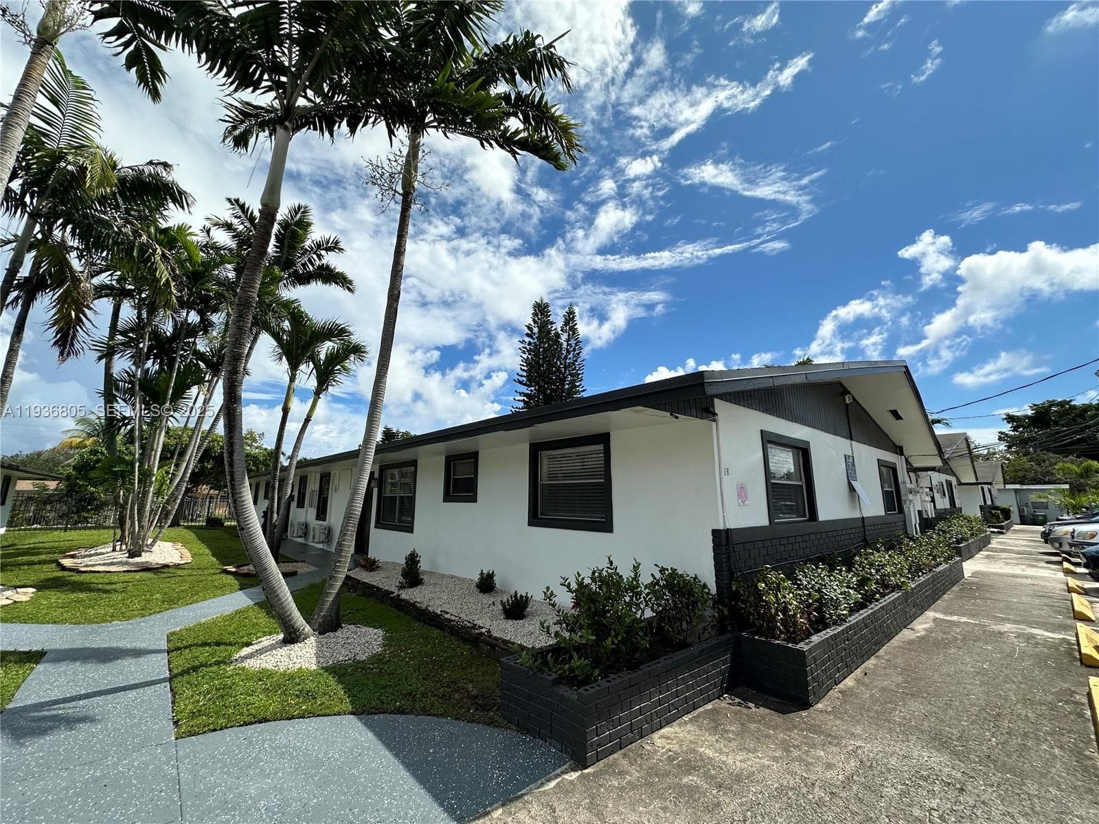 TOWN OF HALLANDALE B-13 · #B in Hallandale Beach - Photo 40