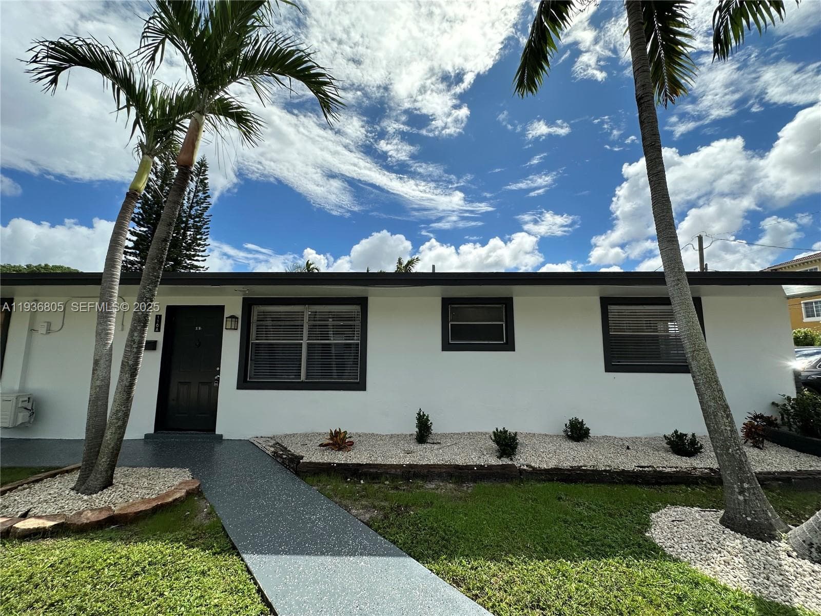TOWN OF HALLANDALE B-13 · #B in Hallandale Beach - Photo 35