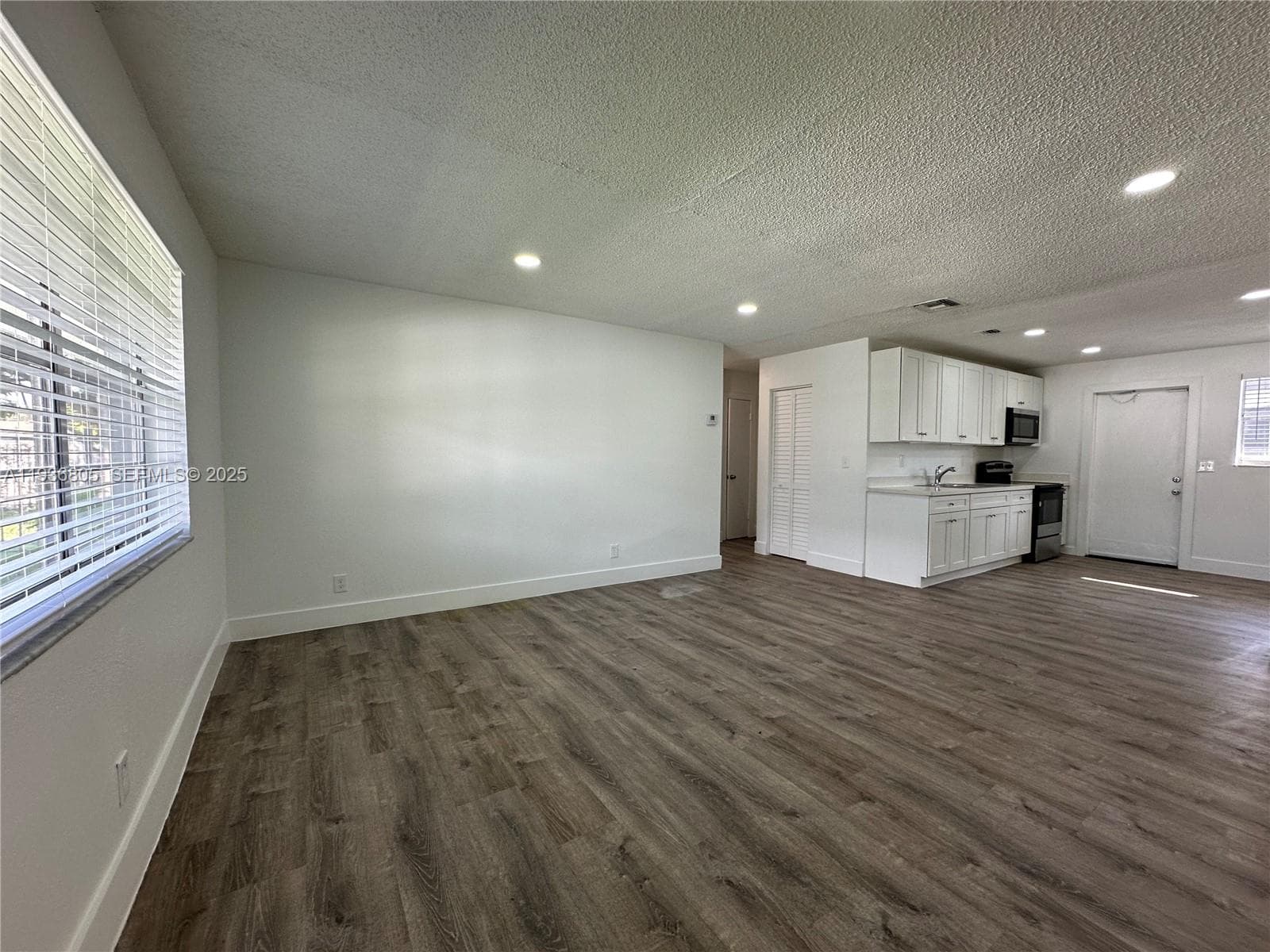 TOWN OF HALLANDALE B-13 · #B in Hallandale Beach - Photo 8