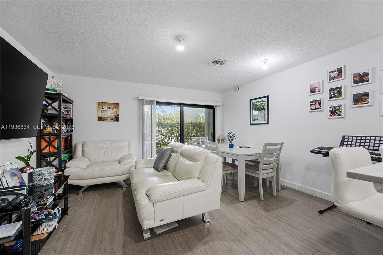 5059 Genove Pl photo 5