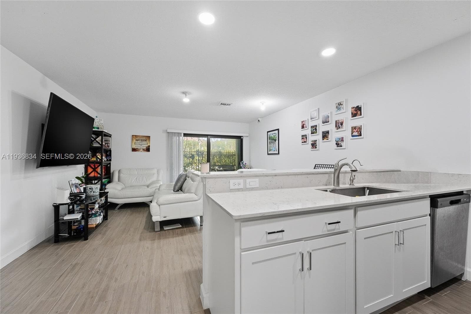 5059 Genove Pl photo 4
