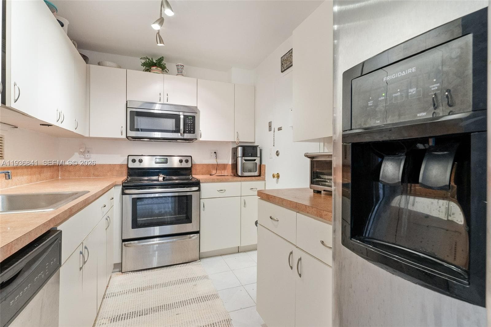 KENNEDY HOUSE CONDOMINIUM · #15N in North Bay Village - Photo 9
