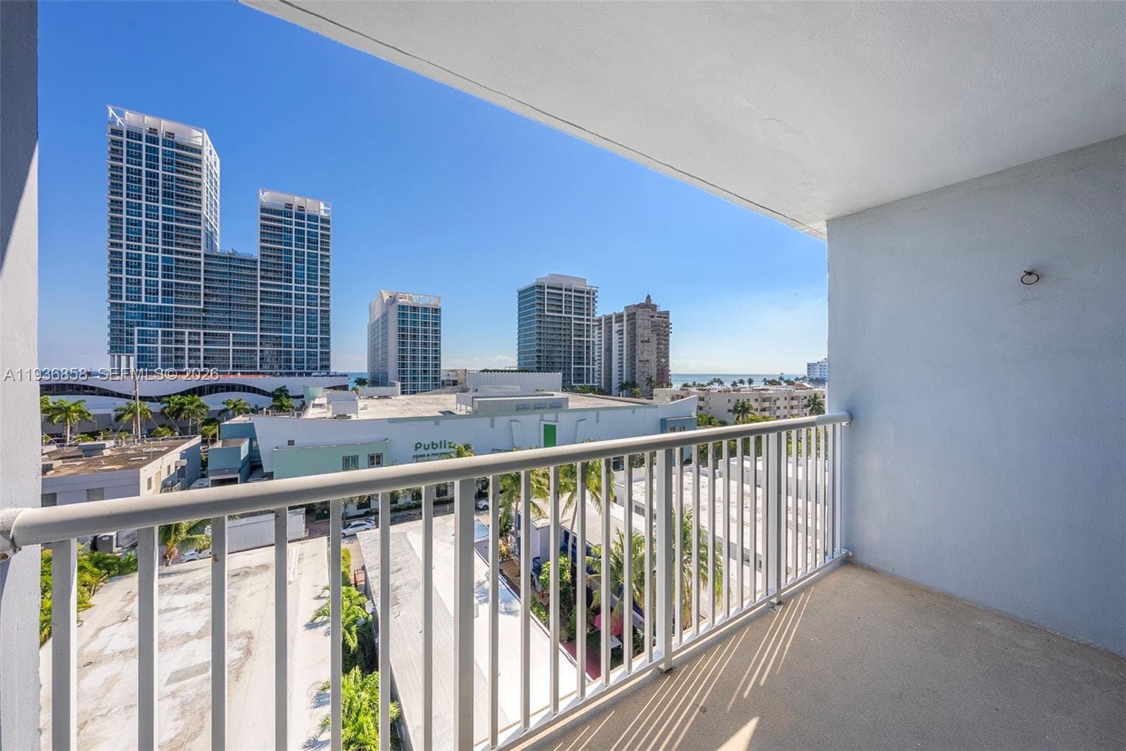 VILLA ROYAL CONDO · #801 in Miami Beach - Photo 2