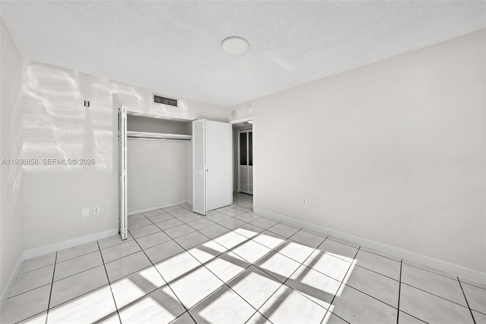VILLA ROYAL CONDO · #801 in Miami Beach - Photo 17