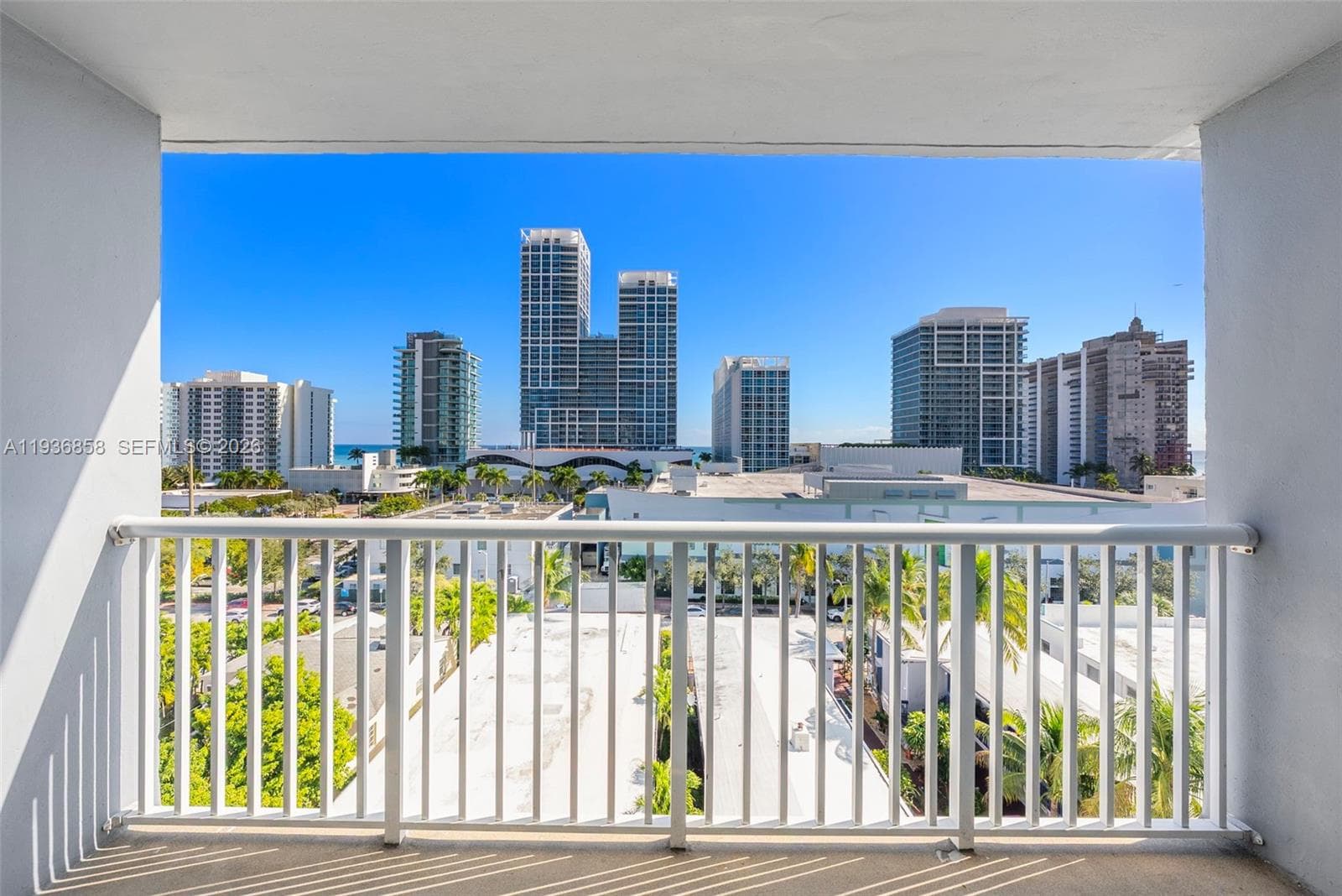 VILLA ROYAL CONDO · #801 in Miami Beach - Photo 1