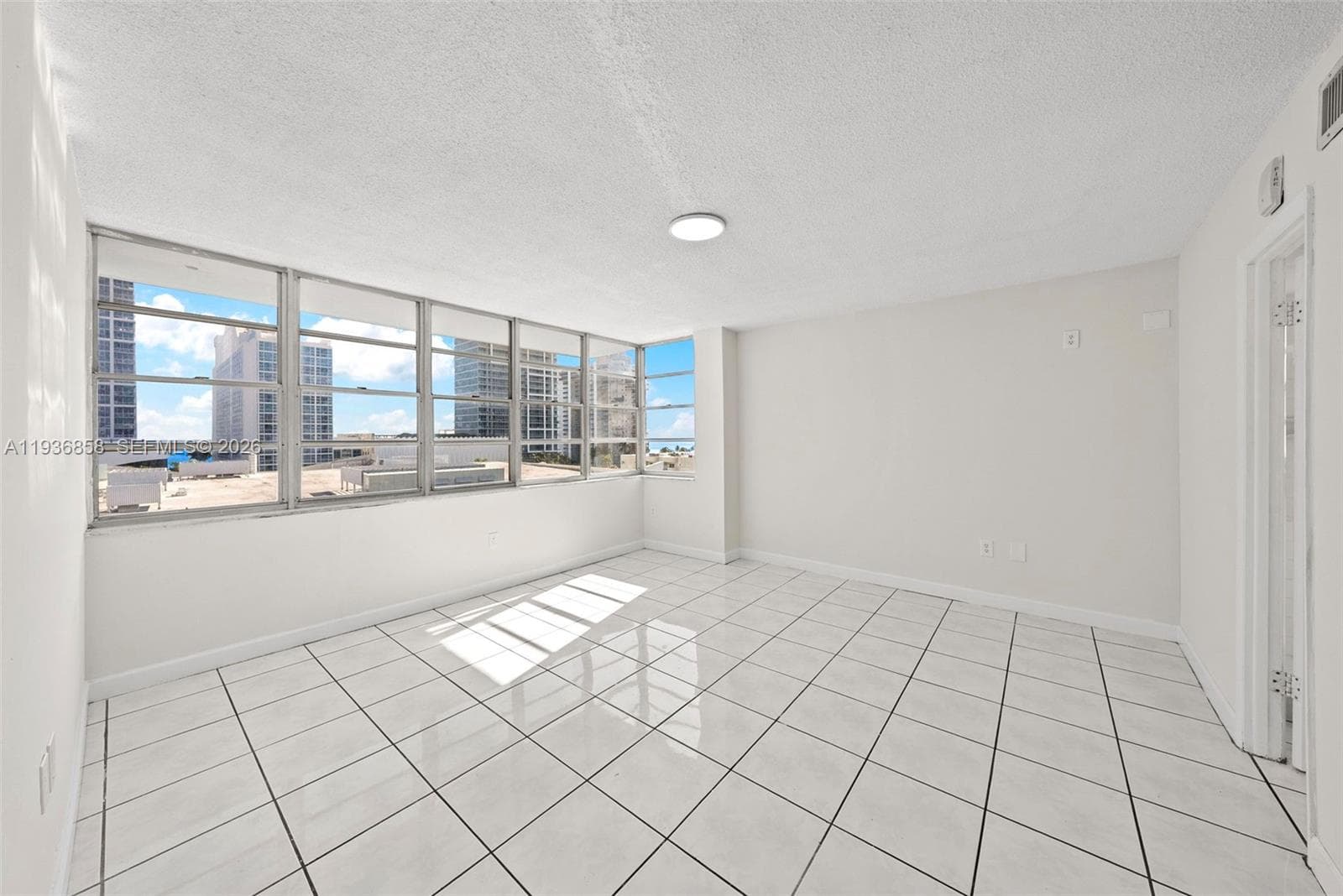 VILLA ROYAL CONDO · #801 in Miami Beach - Photo 11