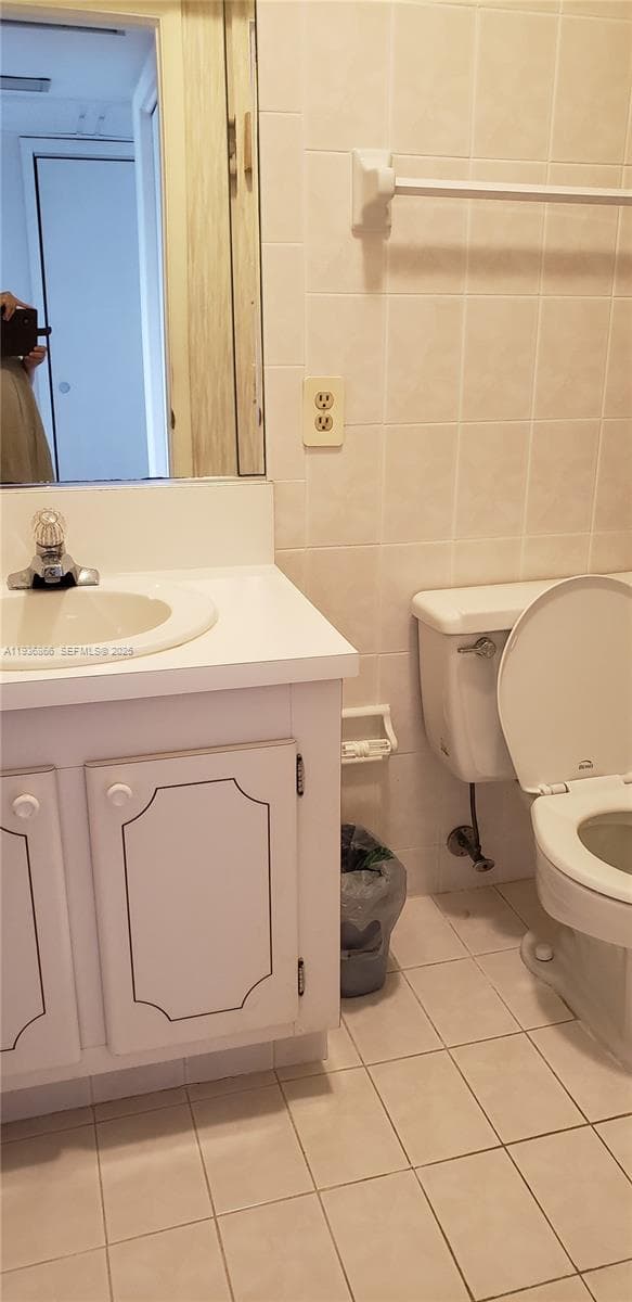 SEVENTEENTH GREEN CONDO · #305 in Hallandale Beach - Photo 11
