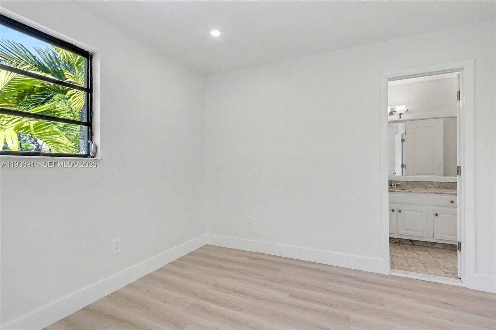 523 NE 38th St #6 photo 28