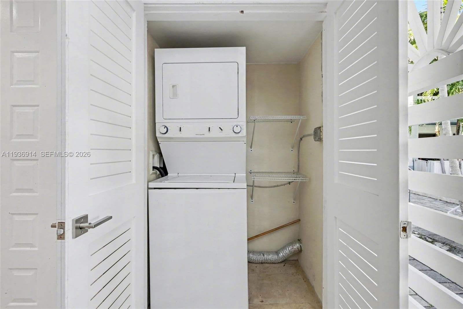 523 NE 38th St #6 photo 34