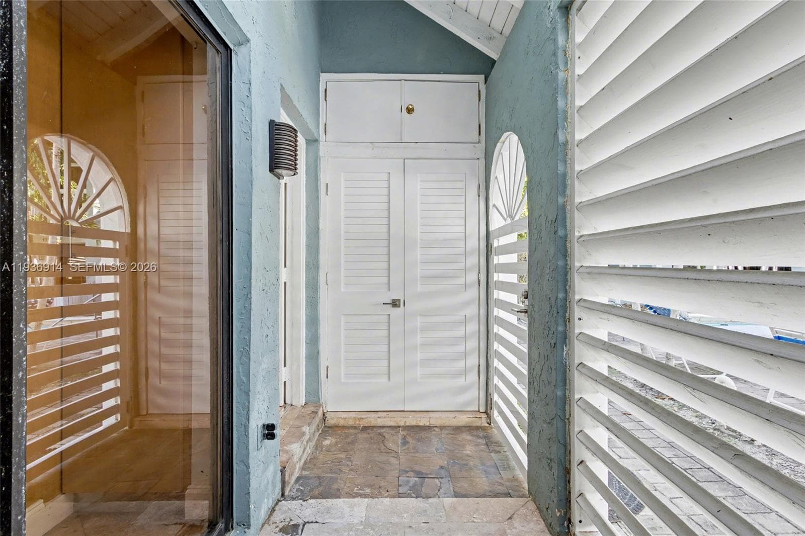 523 NE 38th St #6 photo 37