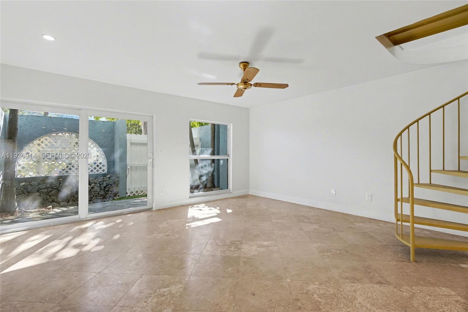 523 NE 38th St #6 photo 4